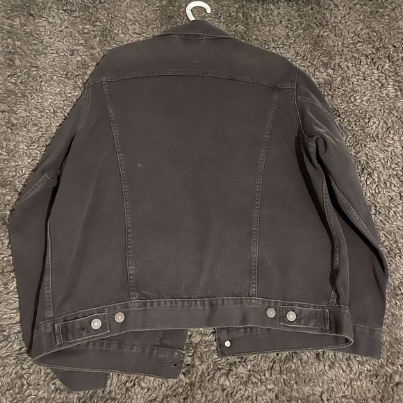 Never worn black Levi's Jean jacket, NWT, size L - Picture 3 of 3